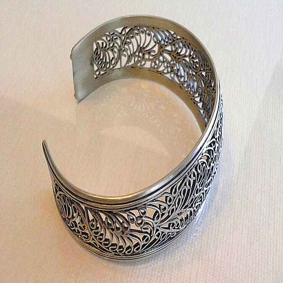 0xidized Ornate Cuff Bracelet - Picture 4 of 4